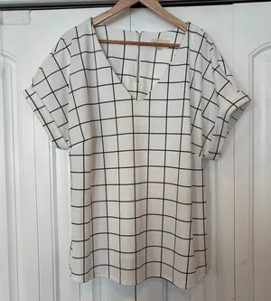 Melloday White And Black Blouse Size 1X‎ thumbnail 1