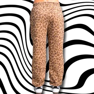 •NEW• CMFRT Womens minimalist Straight leopard sweatpants • Size XL thumbnail 3
