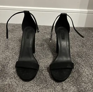 Forever 21 Suede Block Heels thumbnail 3