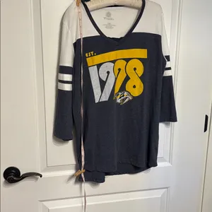 Nashville Preds Hockey Fanatics Brand Women's Tee SZ L. thumbnail 4