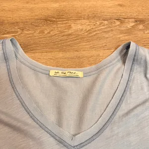 We The Free‎ Oversized Light Blue V Neck Slouchy Tunic Top Womens Small S thumbnail 3