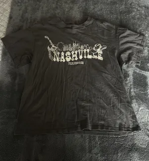 H&M Graphic T Shirt thumbnail 1