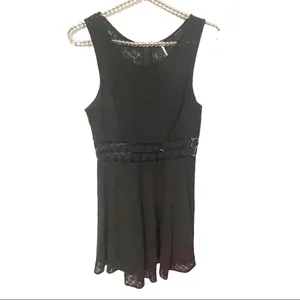 Free People‎ Size 4 Black Fitted With Daisies Fit and Flare Dress thumbnail 2