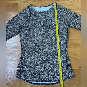 Nike Dri-FIT Long Sleeve Thermal Leopard Print Shirt Hiking Running Size Small thumbnail 5