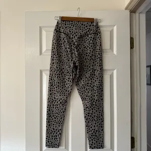 Balance athletica Neutral cheetah Print High-Waist Leggings thumbnail 2