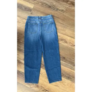Talbots Women's Medium Wash Relaxed Barrel Jeans SZ 10 Stretch thumbnail 3