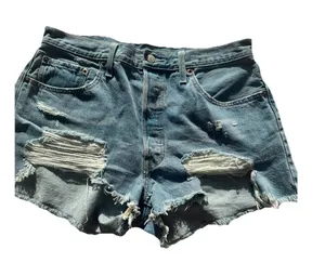 Levi’s 501 Women’s Cut Off Denim Shorts Size W32 Ripped Distressed thumbnail 1