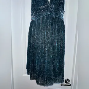 NWT Crystal Sky Deep V-neck Pleated Sparkle Iridescent Women’s Cocktail Dress LG thumbnail 4