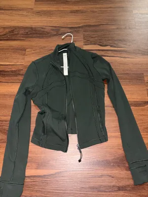 Lululemon Define Cropped Jacket thumbnail 4