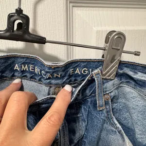 American Eagle Outfitters Women's Blue Distressed Straight Jeans thumbnail 4