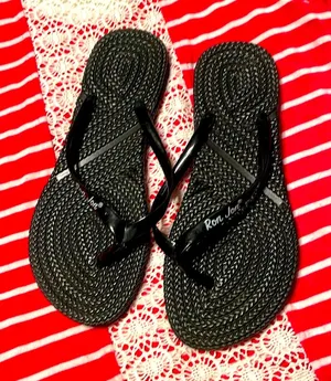 Ron Jon black swirl design flip flops thumbnail 1
