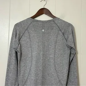 Lululemon Swiftly Tech Long Sleeve 2.0 Gray Size 12 Thumbholes Athletic Top thumbnail 9