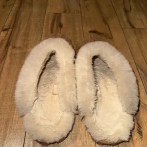 Ugg slippers thumbnail 4