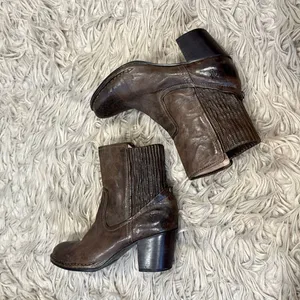 Frye Lucinda scrunch short boots size 6.5 thumbnail 8