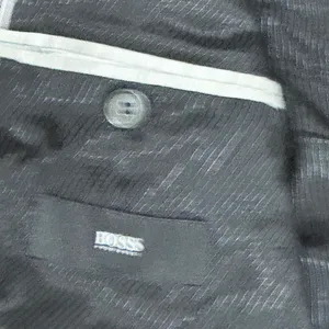 Mens Hugo Boss Gray Two Button Sport Coat Blazer Made In Slovenia thumbnail 5