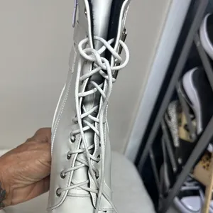 Stylish White Platform Ankle Boots Size 8 thumbnail 5