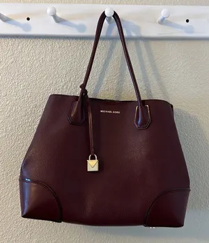 Michael Kors Leather Shoulder Bag thumbnail 1