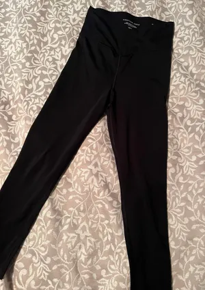 American Eagle Crossover Leggings thumbnail 1
