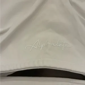 Alphalete Sports Bra Top Women’s Medium White Cut Out High Neck thumbnail 3