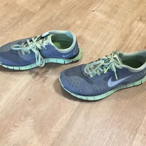 Neon green Nike running shoes thumbnail 2