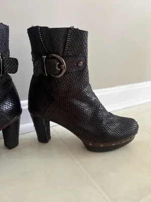 Stuart Weitzman Boots Size 8 thumbnail 2