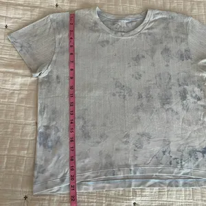 LULULEMON Train to Be Short Sleeve in Blue Linen / Chalk Wash Water Drop Size 10 thumbnail 11