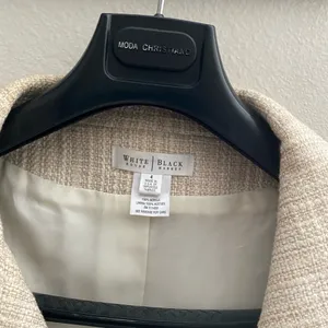 White House Black Market Knit Classy Jacket .Size 4. thumbnail 11