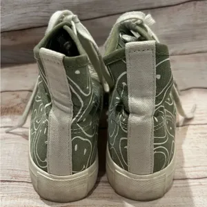 The Smiley® company High-Top green Sneaker size 8 American Eagle. thumbnail 6