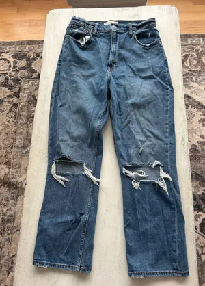 Abercrombie Straight Ultra High-Rise size 4R thumbnail 1