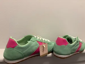 NWOB Mila Paoli Sneakers Size 6.5 thumbnail 3