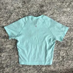 Lululemon race length top cropped  thumbnail 3