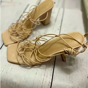 NWT designer strappy heels Tan Size 8.5 thumbnail 1