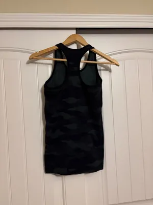 Athleta Move With Ease Tank Top XS Xtra Small Black Camo Nylon Blend Racerback thumbnail 2
