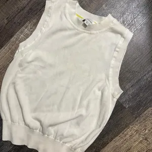 free assembly white top Size M thumbnail 1