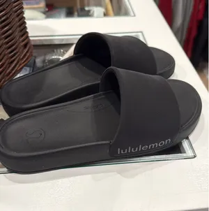 Lululemon Women's Restfeel Slide size 8 thumbnail 3