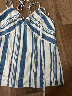 Universal Threads Blue and White Striped Top - Size Small thumbnail 6