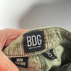 Urban Outfitters Corduroy Pants Size 25 Olive Green Mom High Rise thumbnail 3