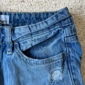 Vervet Distressed Blue Jeans thumbnail 5