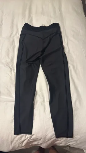 Alo Yoga Leggings thumbnail 7