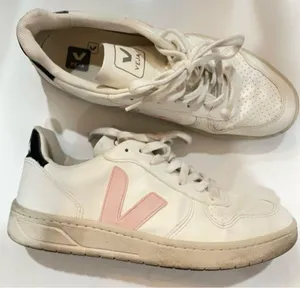 VEJA V-10 VEGAN WHITE PETALE BLACK 2.0625 thumbnail 5