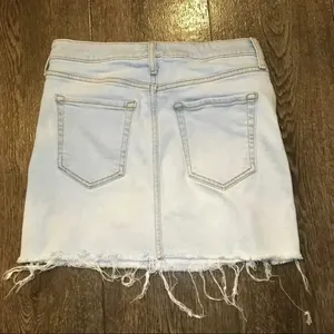 Forever21 Light Wash Raw Hem Denim Mini Skirt Size 25 v6x thumbnail 3