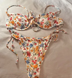 Floral Bikini Set Size M thumbnail 1