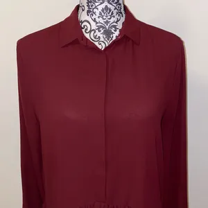 LOFT Burgundy Ruffle Peplum Hem Long-Sleeve Blouse Size Medium thumbnail 3