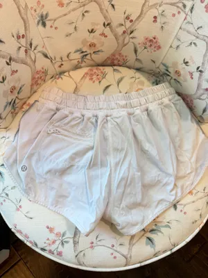 Lululemon Hotty Hot Shorts thumbnail 4