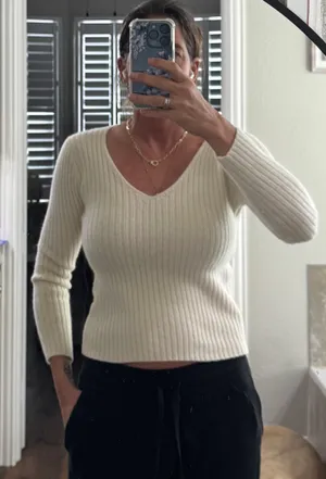 Brandy Melville V Neck Sweater In Cream thumbnail 5