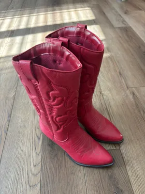 Red cowboy boots Size 7 thumbnail 2