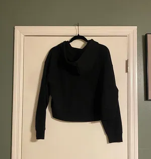 Wild Fable NWOT Black Cropped Hoodie thumbnail 6