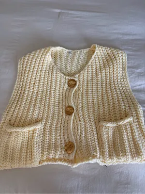Yellow chunky knit sweater vest Size L thumbnail 2
