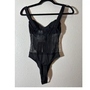 Danielle Bernstein NWT Size 00 Black Lace Mesh Thong Snap Closure Bodysuit thumbnail 2