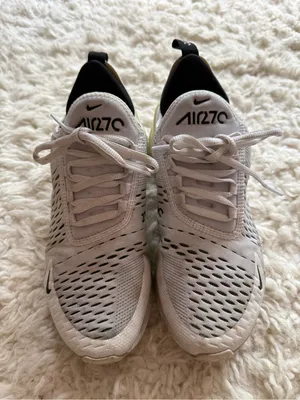 Nike White and Black Air Max 270 Trainers with Air Sole thumbnail 2